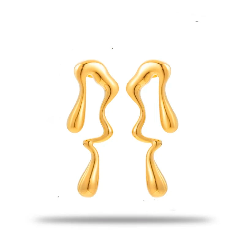 Aretes Lucia Dorados de Acero Titanio