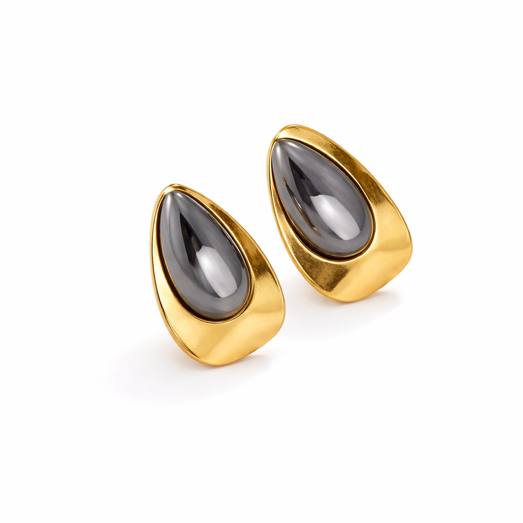 Aretes Marilena Pequeños – Diseño Escultural en Forma de Gota con Contraste Dorado y Centro Plateado