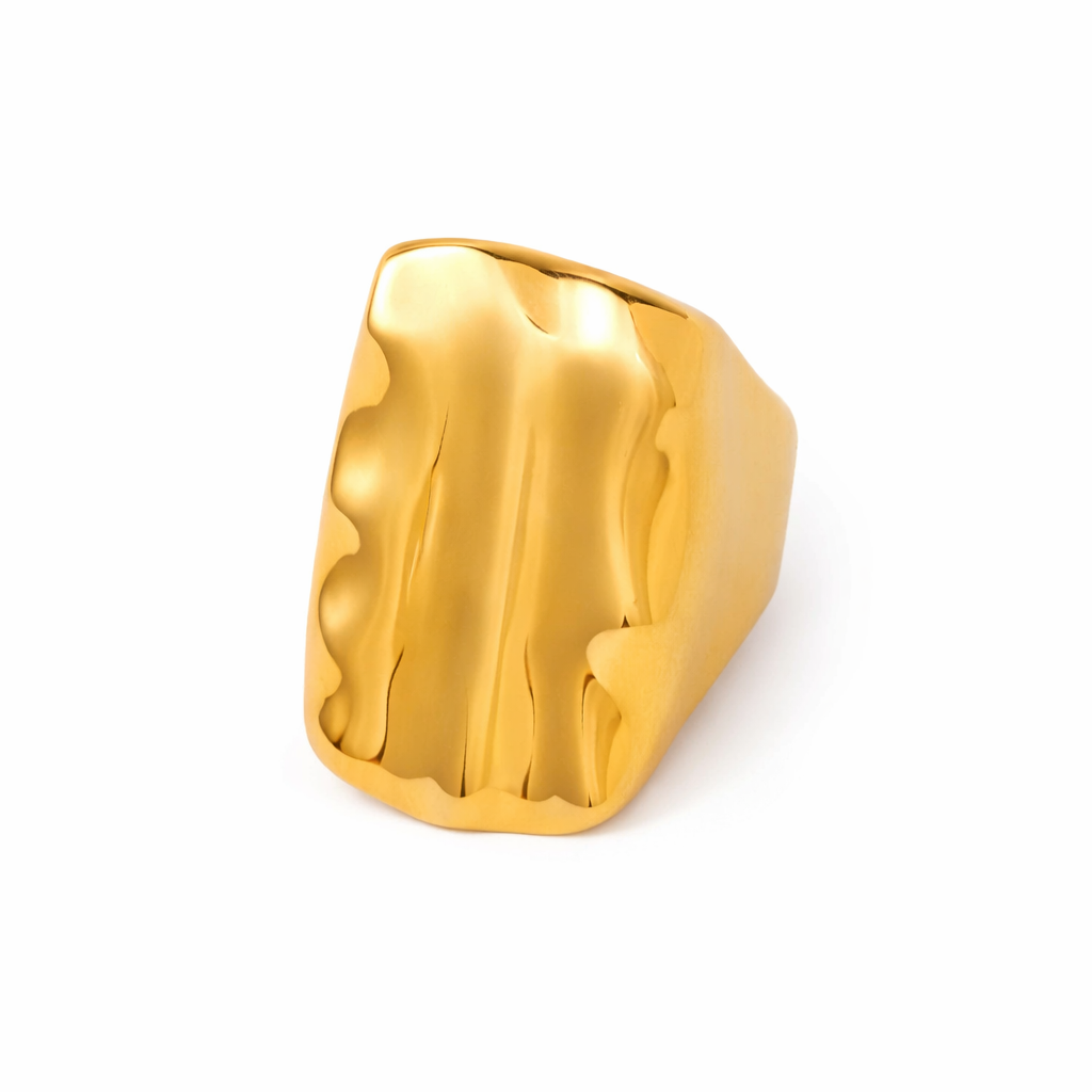 Anillo Rebeca Dorado de Volumen Amplio con Diseño Orgánico