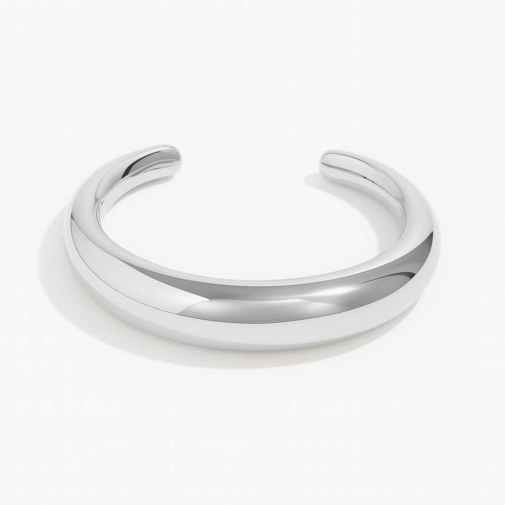 Brazalete Malasaña Plateado – Acabado Espejo en Acero de Titanio