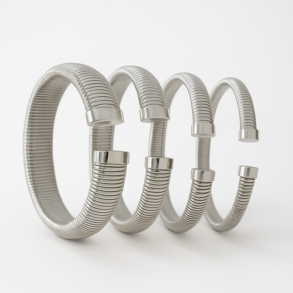 Brazaletes Virginia – Diseño Tubular Tipo Resorte en Acero de Titanio con Acabado Moderno y Minimalista