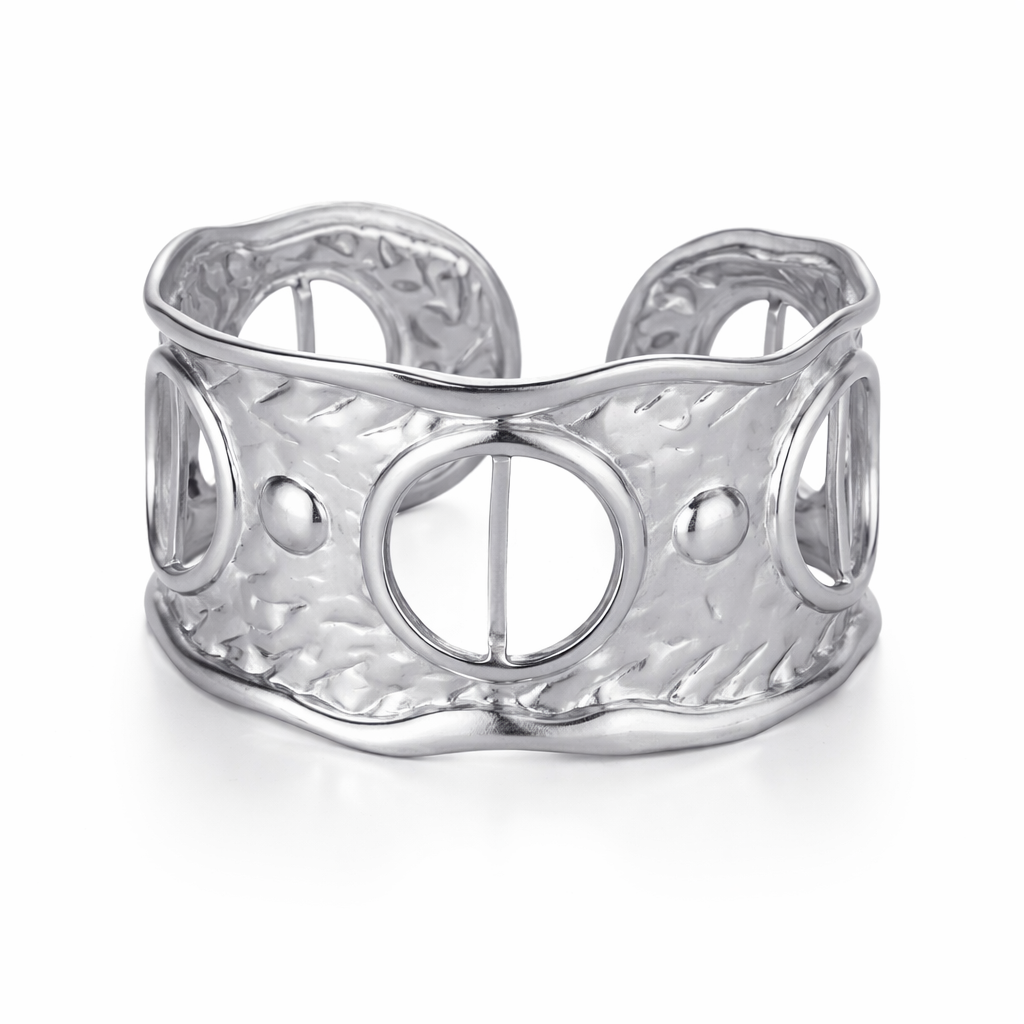 Brazalete Catalina Plateado Martillado Escultural