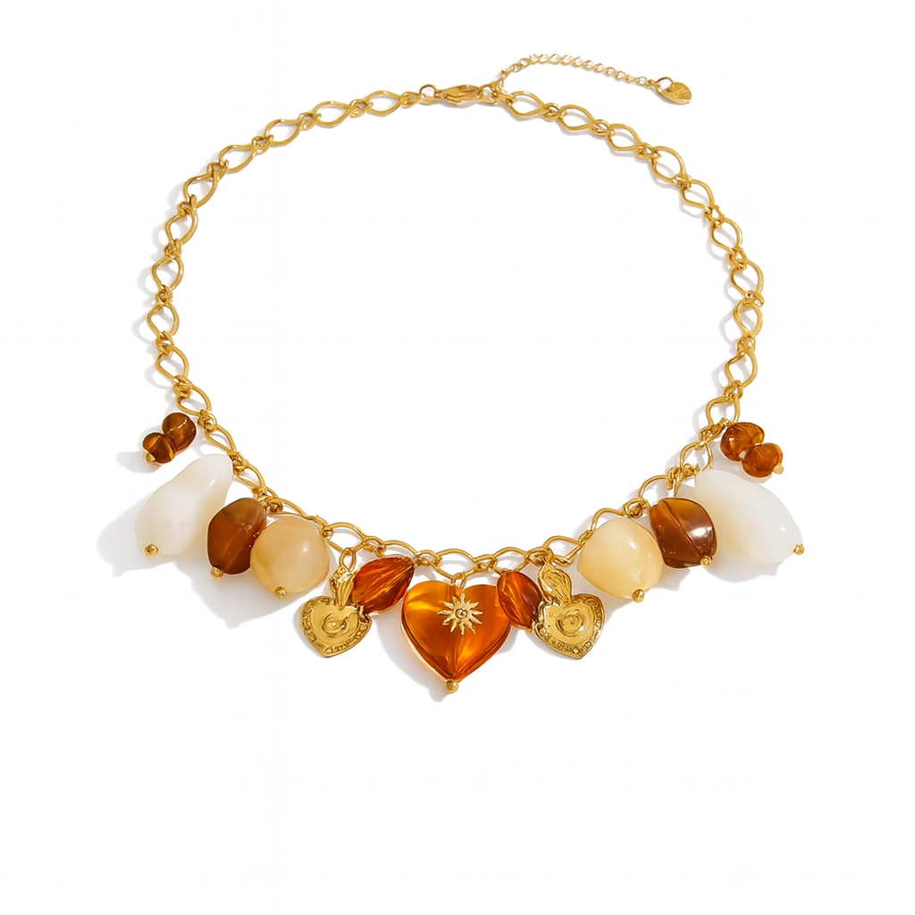 Collar Cariñito – Corazón Ámbar con Sol Dorado y Dijes Románticos en Acero de Titanio