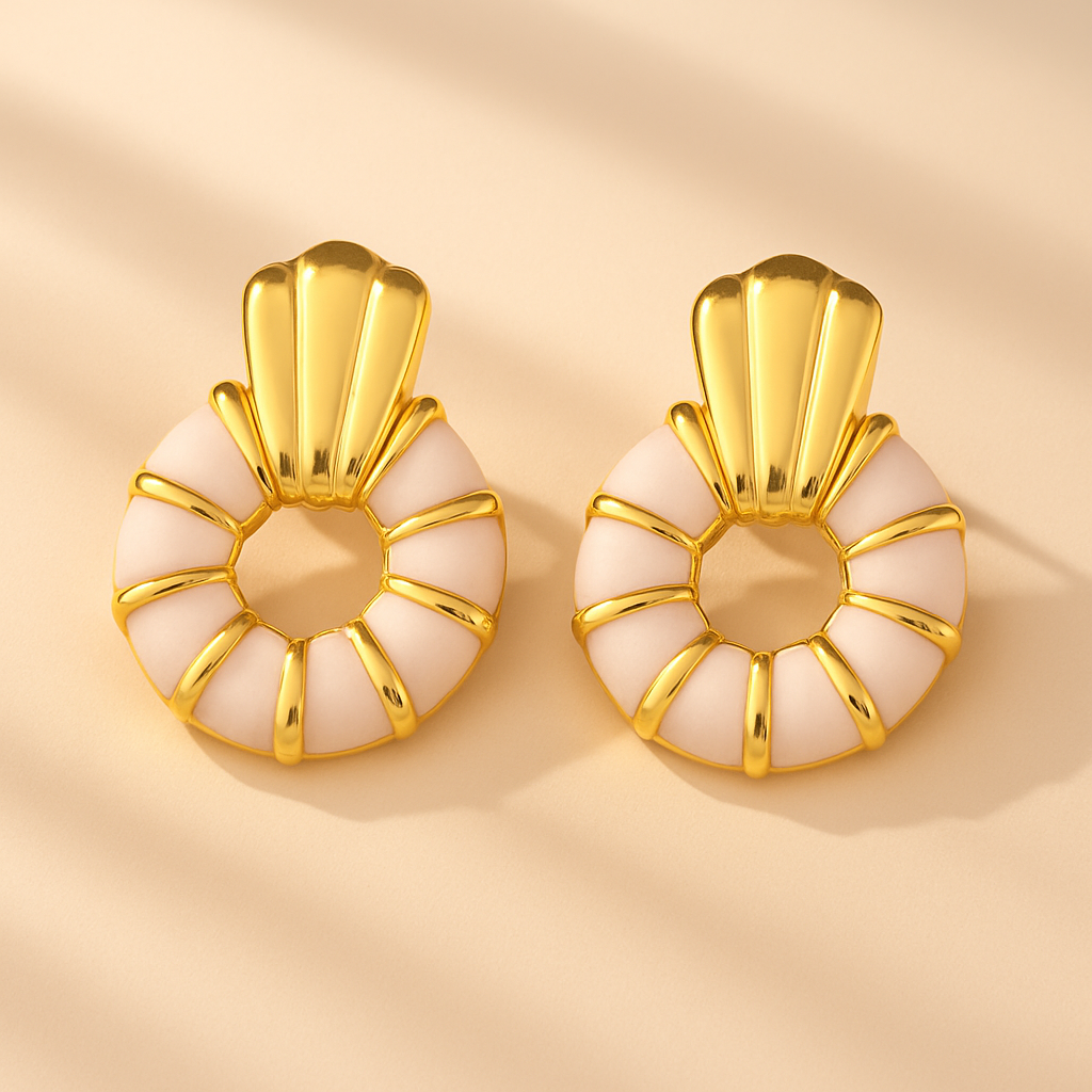 Aretes Retro – Diseño Artístico Multicolor en Acabado Dorado