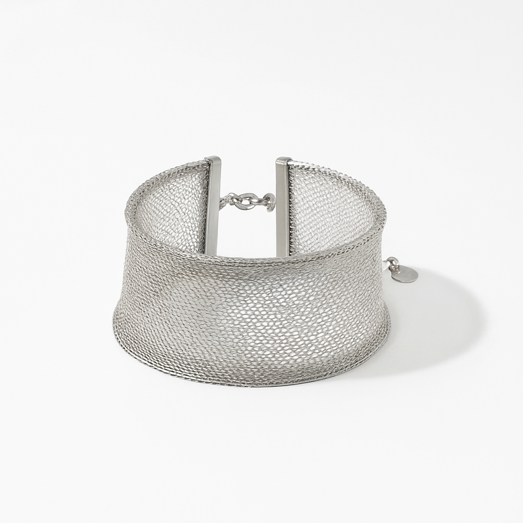 Brazalete Sevilla Dorado – Malla Metálica Ancha y Flexible de Acero de Titanio