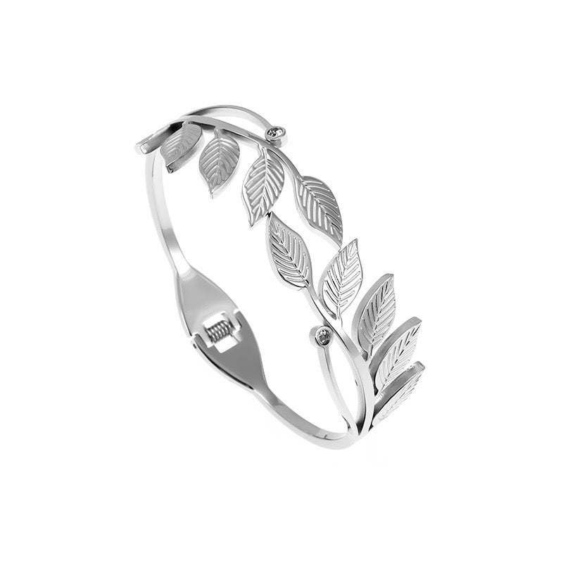 Brazalete Spring de Acero de Titanio Plateado – Flexible, Hipoalergénico y Resistente al Agua
