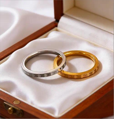 Anillo unisex corazón acero inoxidable 304 chapado en oro 18K con recubrimiento PVD resistente al agua y deslustre Dorado