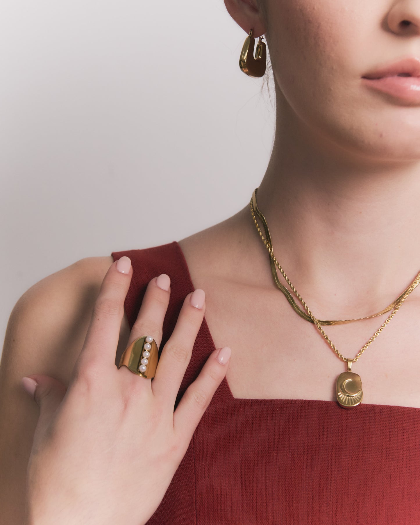 Aretes Dalla Dorado - Cuadradas Acero Titanio Hipoalergénicos