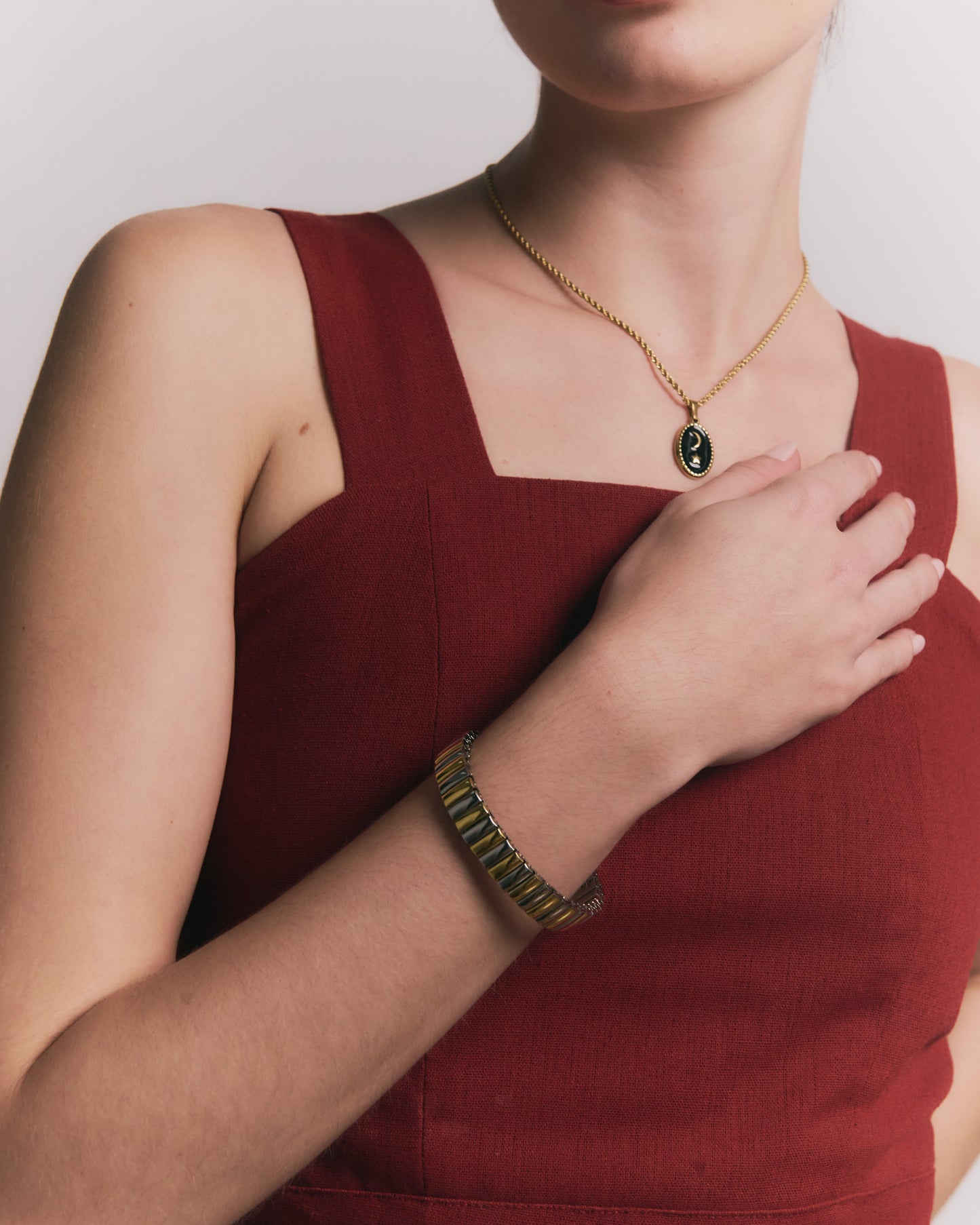 Collar Black Moon de Acero de Titanio – Luna Negra Ajustable, Hipoalergénico