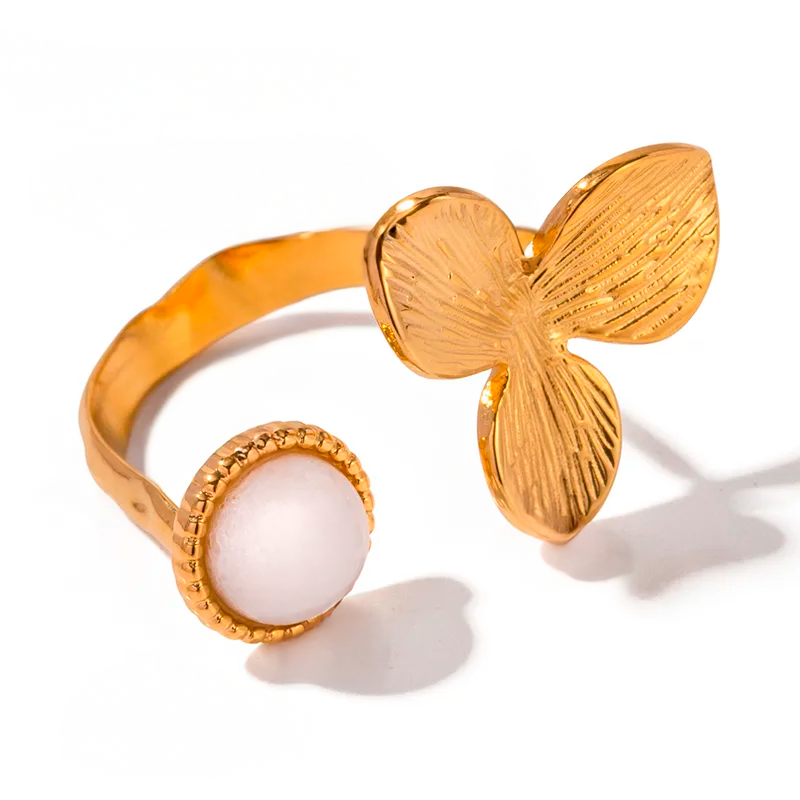 Anillo Dorado con Flor de Acero de Titanio | Diseño Romántico y Atemporal