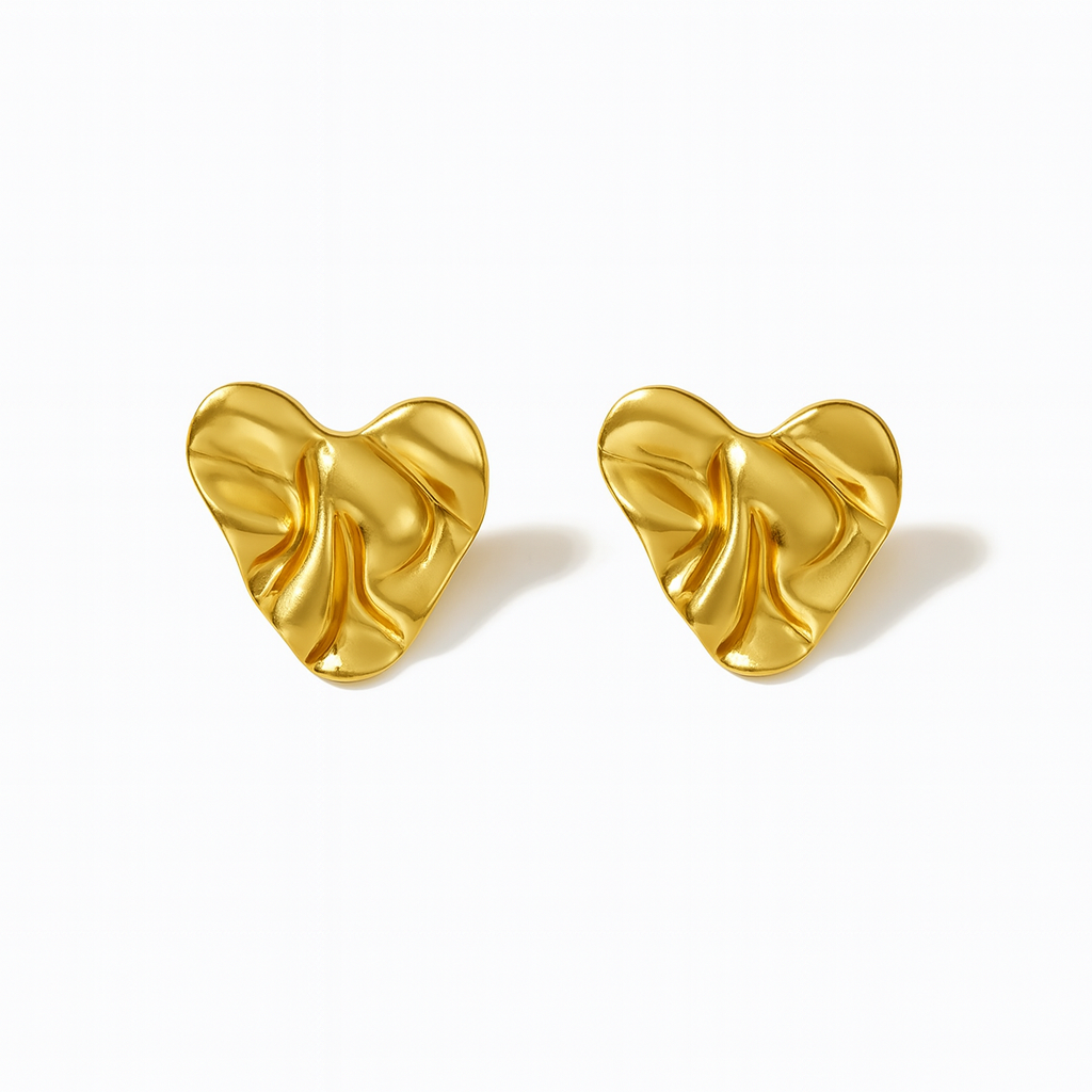 Aretes Romeo Dorados – Diseño de Corazón Moderno con Cierre de Mariposa