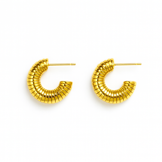 Aretes Irene Dorados – Argollas Pequeñas con Textura en Espiral