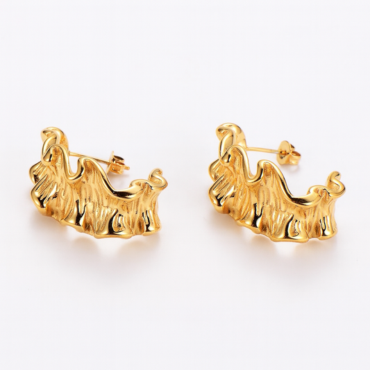 Aretes Carito Dorados – Aros Orgánicos con Acabado Pulido