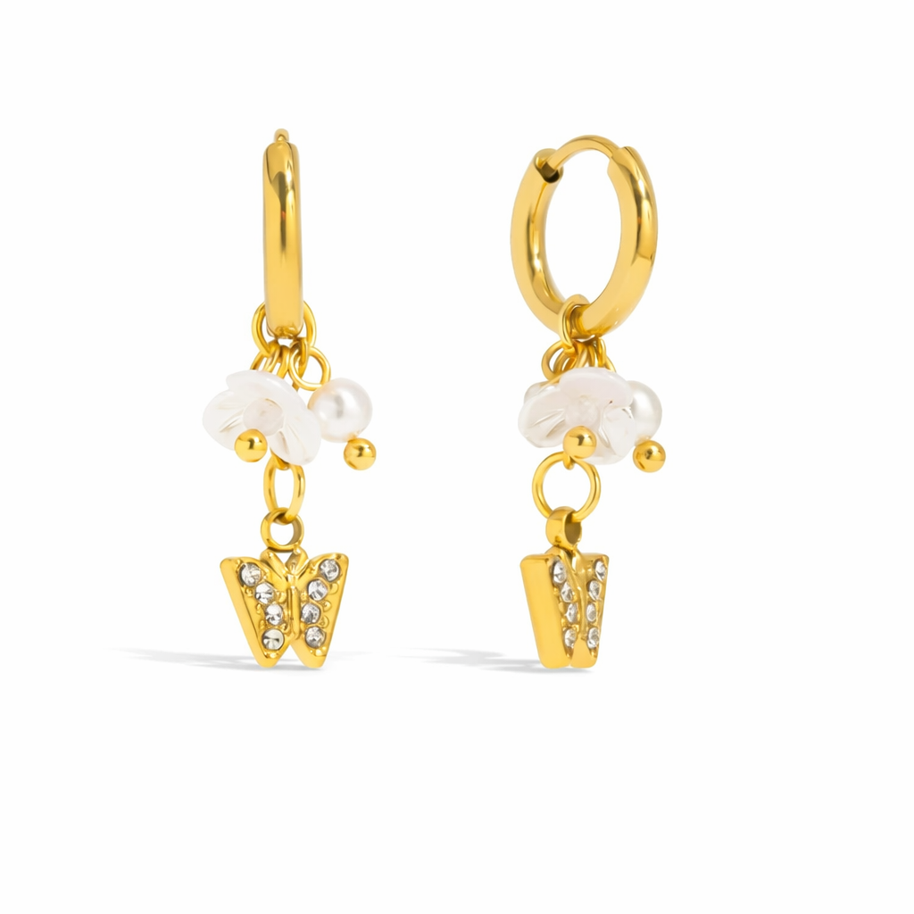 Aretes Flor & Mariposa – Argollas Doradas con Flor Nacarada, Perla y Mariposa de Cristal en Acero de Titanio