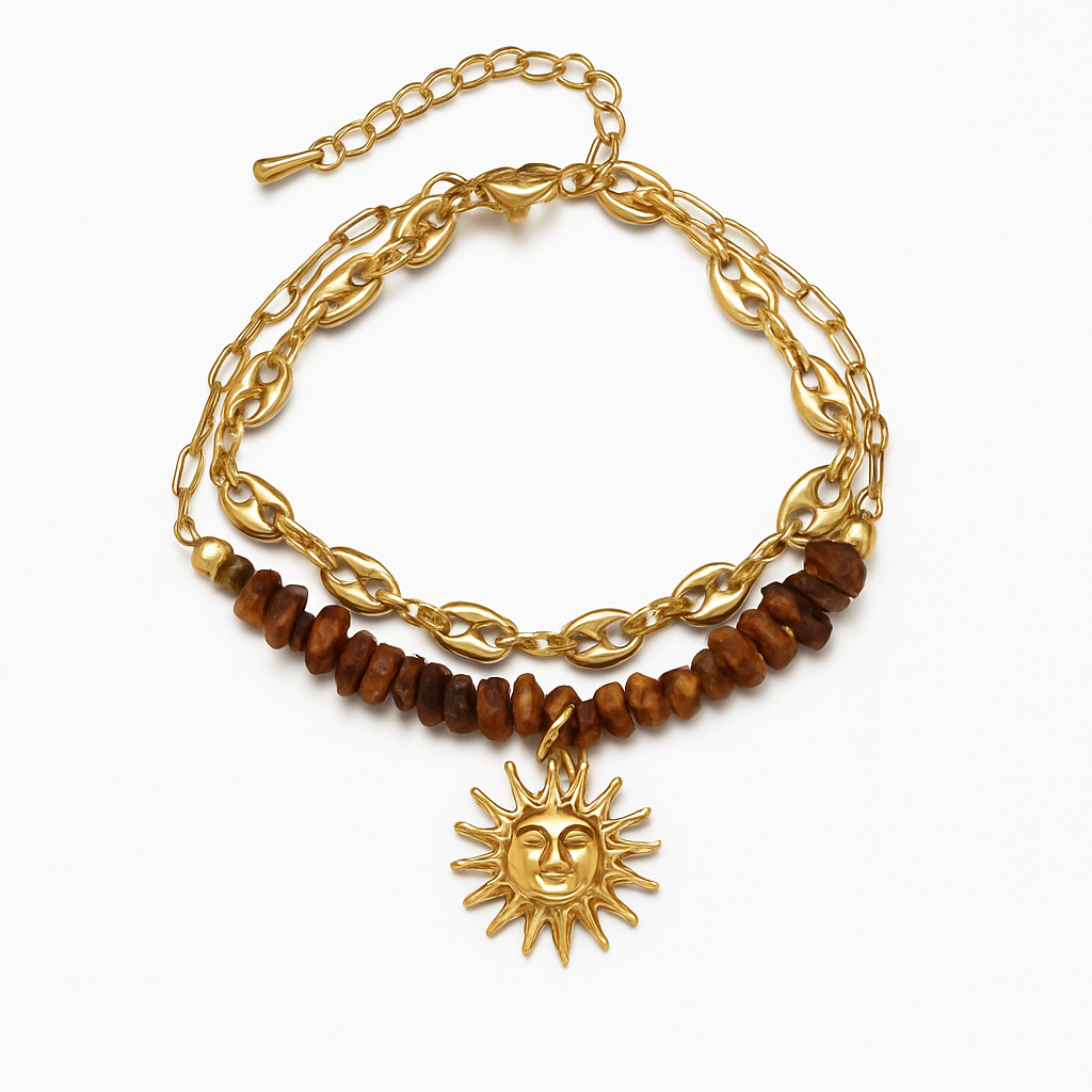 Brazalete Boho – Estilo Artesanal con Cuentas en Tono Madera y Dije de Sol Dorado