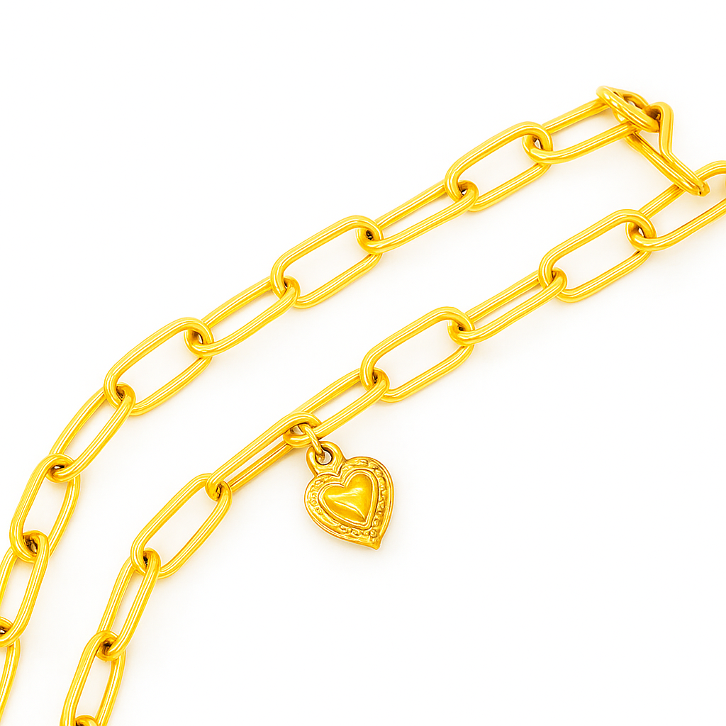 Charm Corazón Dorado Clásico – Acero de Titanio con Acabado Brillante, Ideal para Pulseras y Collares