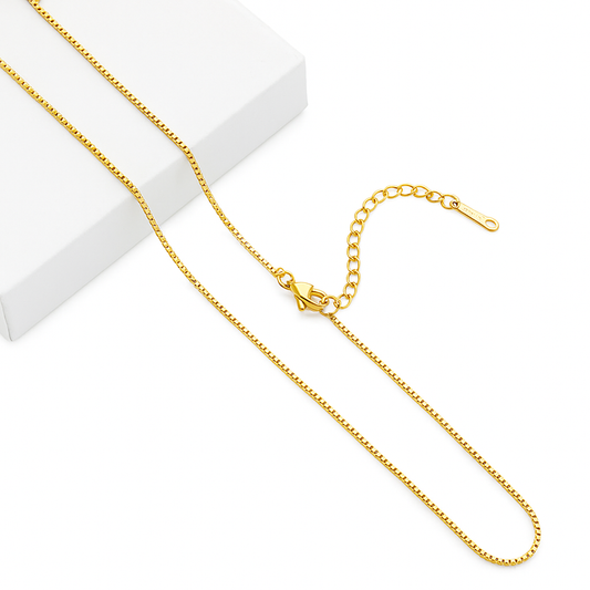 Cadena Minimalista Dorada con Cordón Delgado – Acero de Titanio, 45 + 5 cm Ajustables