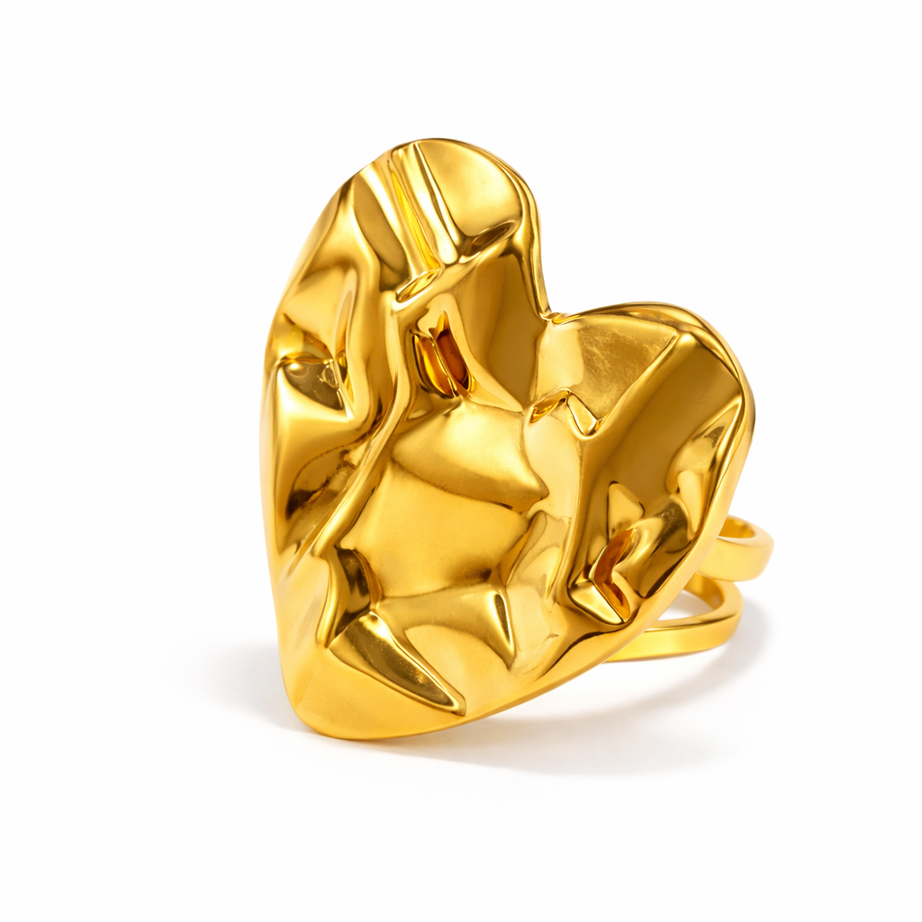Anillo Corazón Grande – Ajustable en Acero de Titanio Dorado