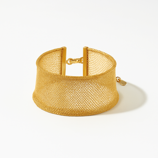 Brazalete Sevilla Dorado – Malla Metálica Ancha y Flexible de Acero de Titanio