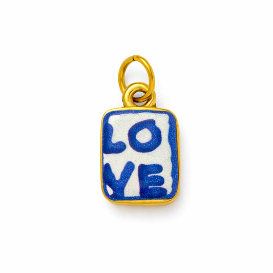 Charm LOVE Rectangular Azul con Borde Dorado