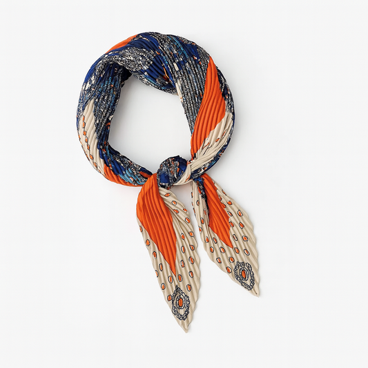 Pañuelo Atelier de Seda Plisada – Elegancia Artesanal en Azul, Naranja y Beige