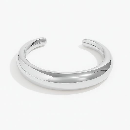 Brazalete Malasaña Plateado – Acabado Espejo en Acero de Titanio