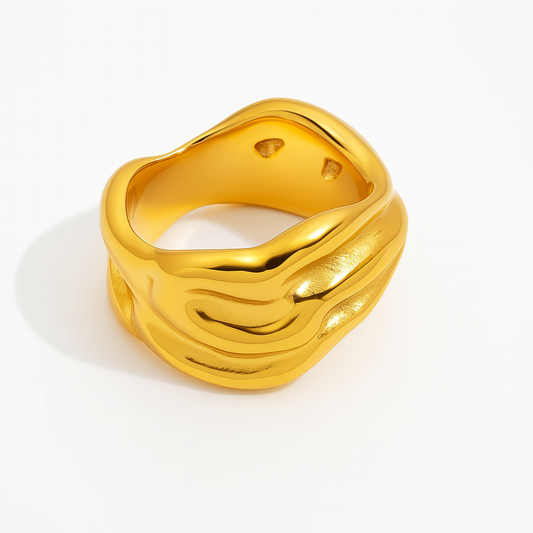 Anillo Tibidabo Escultural – Diseño Orgánico en Acero de Titanio Dorado