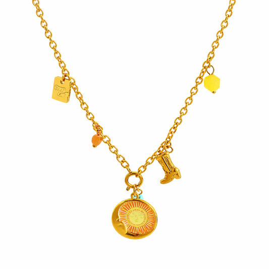 Collar Boho Dorado con Medallón Sol y Luna y Charms