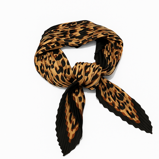 Pañuelo Print – Seda Plisada con Estampado Animal Print en Tonos Marrón, Beige y Negro