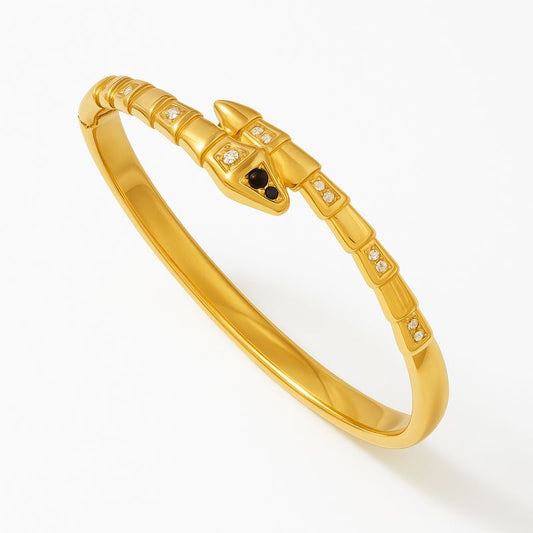 Brazalete Serpiente – Diseño Escultórico en Dorado con Textura de Escamas y Detalles de Cristales