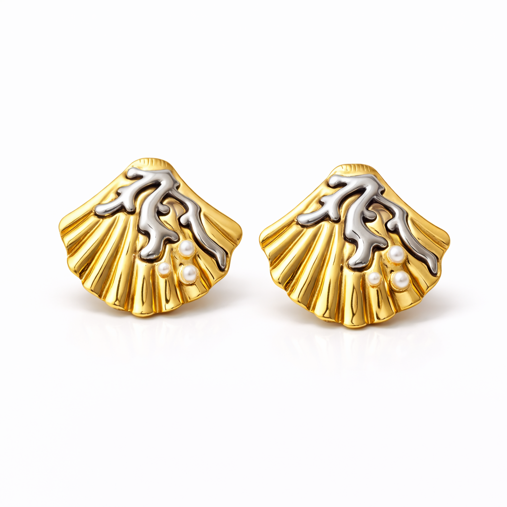 Aretes Conchal – Studs Grandes Escultóricos Dorados con Perlas Sintéticas Incrustadas