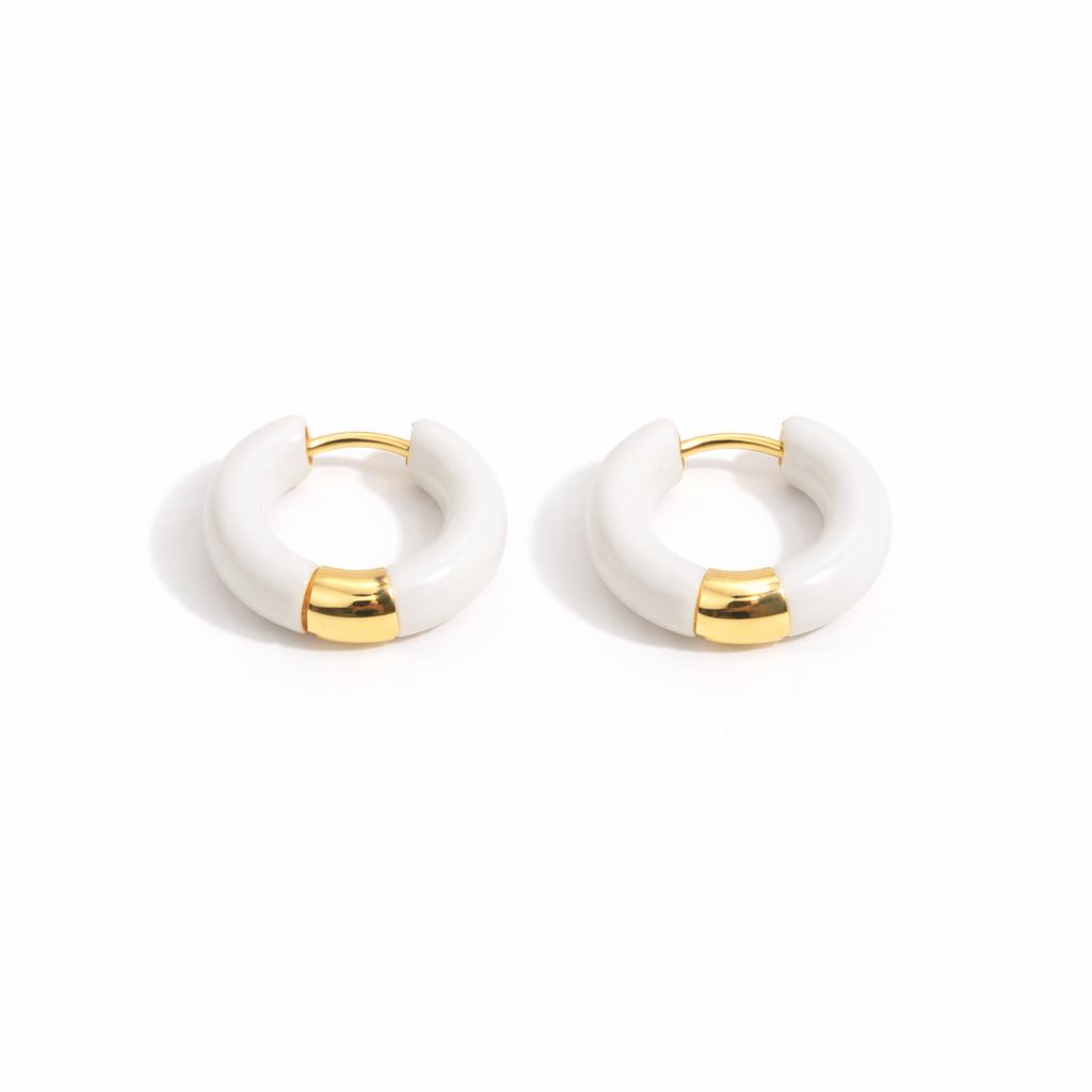 Argollas Amapolas de 12mm – Diseño Contemporáneo con Esmalte Brillante y Detalle Dorado