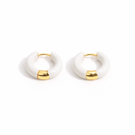 Argollas Amapolas de 12mm – Diseño Contemporáneo con Esmalte Brillante y Detalle Dorado