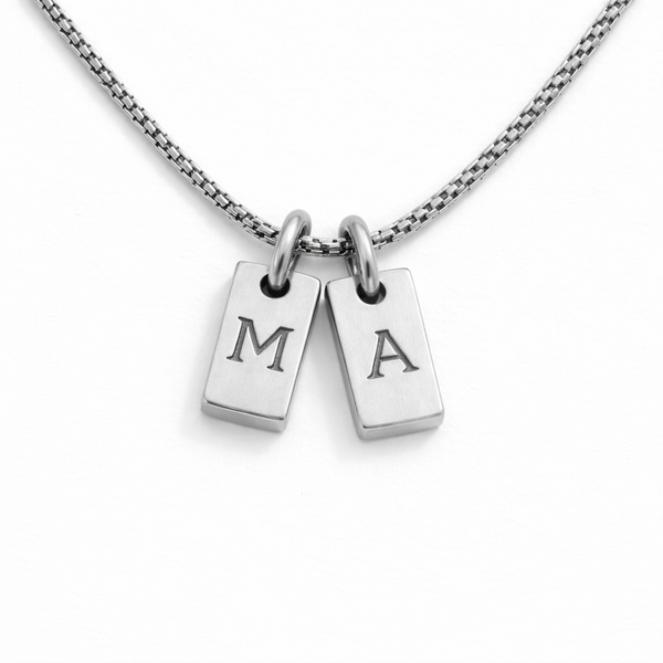 Collar Tubular de Caballero Plateado con Placa Grabada