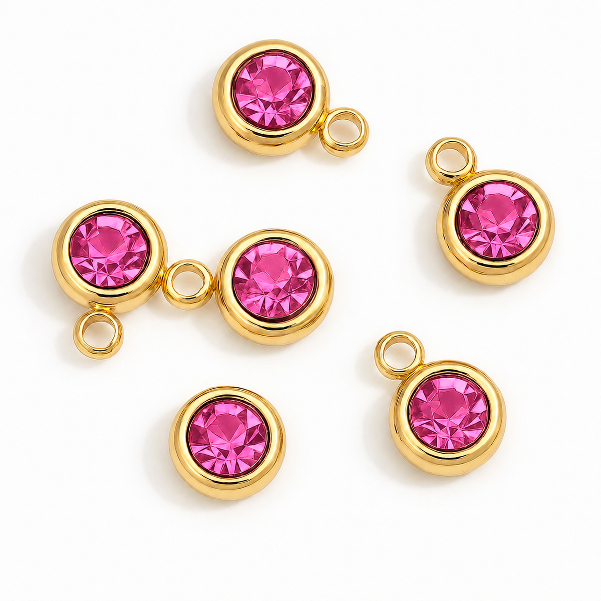 Charm Perla Azul Mar, Rojo Pasión, Rosa, Verde Esmeralda y Blanco Reluciente – Elegancia Delicada en Acero Dorado
