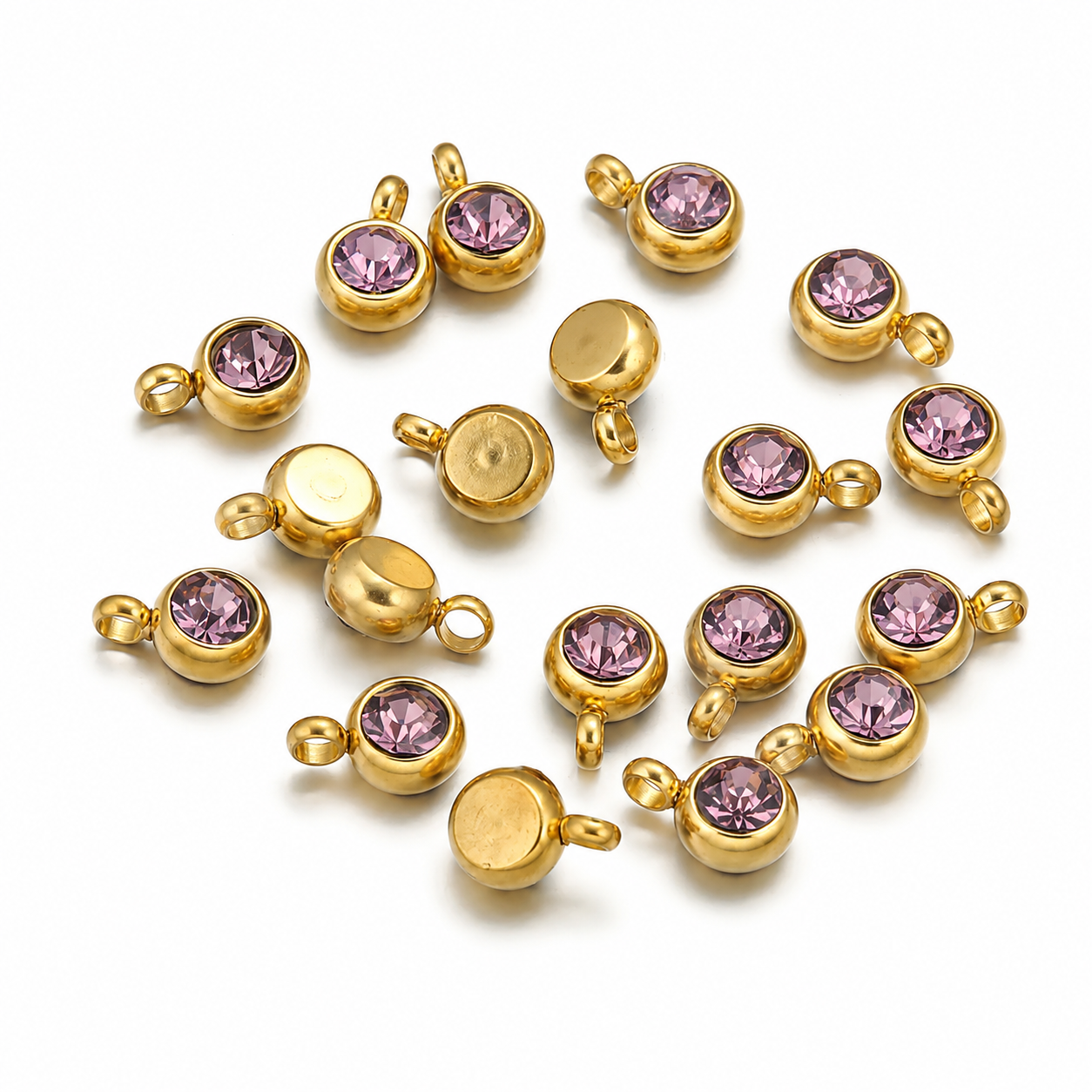 Charm Perla Azul Mar, Rojo Pasión, Rosa, Verde Esmeralda y Blanco Reluciente – Elegancia Delicada en Acero Dorado