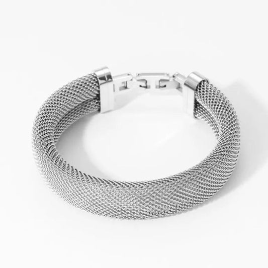 Brazalete Grueso Plateado de Acero de Titanio – Hipoalergénico, Resistente y con Estilo Bold