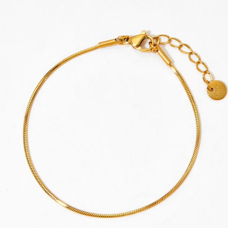 Brazalete Thin de Acero de Titanio – Fino, Hipoalergénico y Resistente al Agua