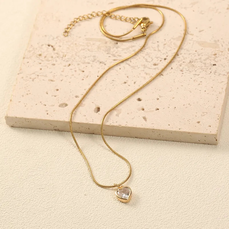 Collar Heart Dorado de Acero de Titanio – Dije de Corazón, Hipoalergénico y Ajustable
