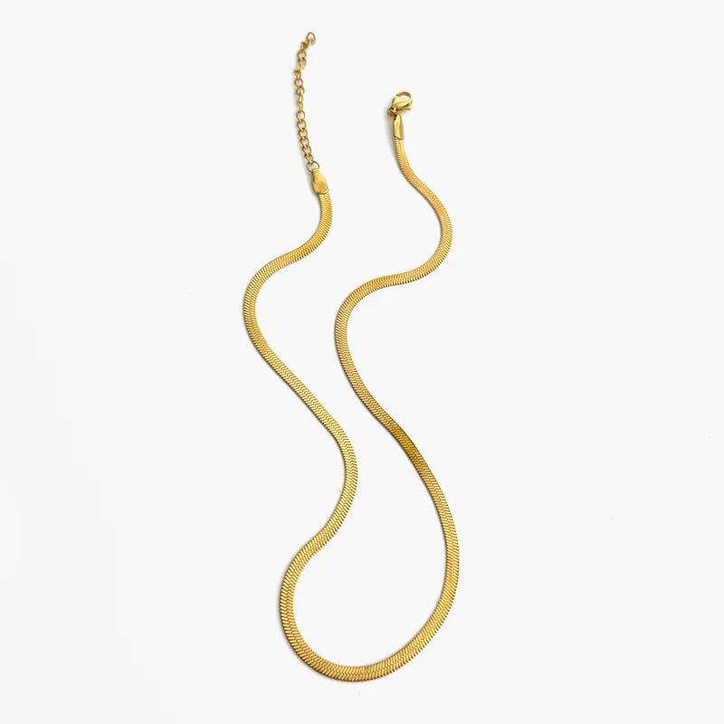 Collar Flat de Acero de Titanio – Cadena Plana Dorada, Hipoalergénico y Ajustable