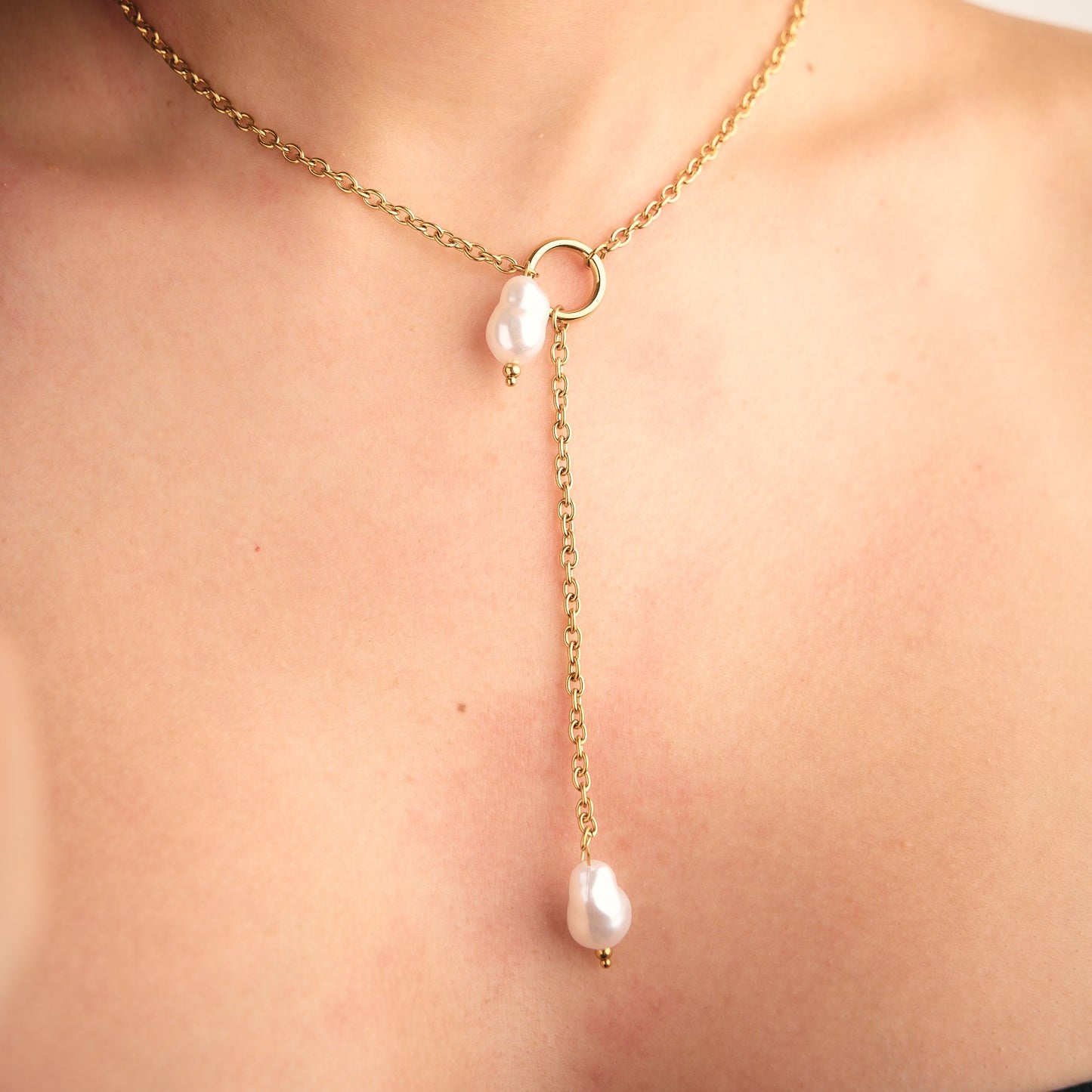 Collar Club Dorado Tipo Y con Perlas Orgánicas