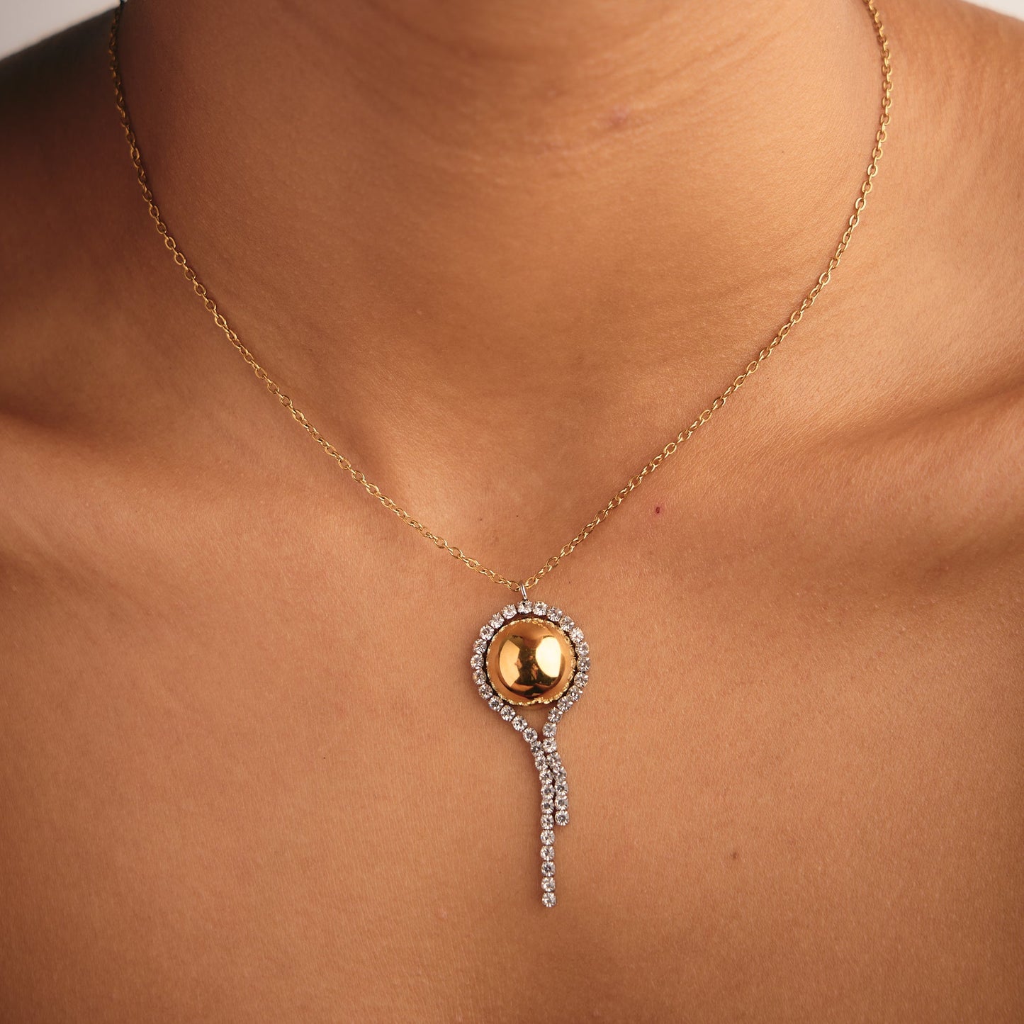 Collar Carlota Dorado con Cristales