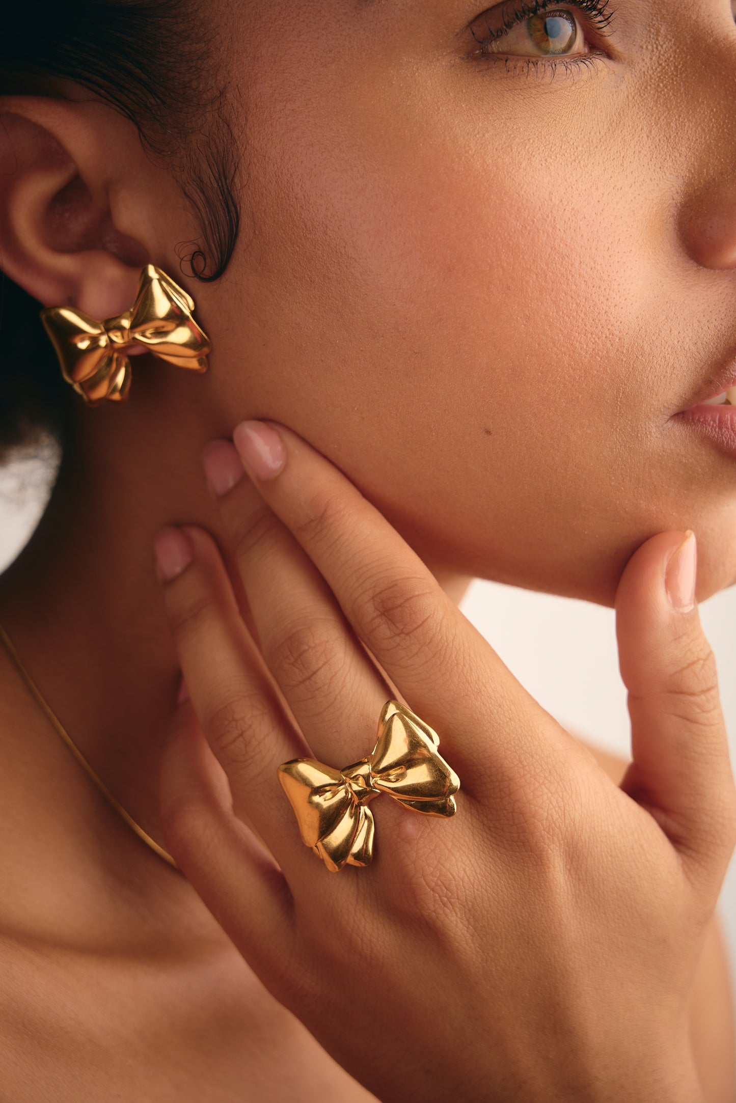 Set Lazo Clásico Dorado Anillo y Aretes Acero 316L