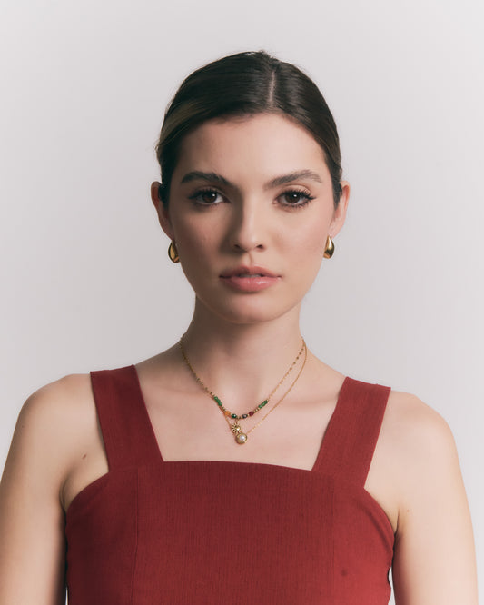 Aretes Anastasia Dorados – Diseño Orgánico en Acero de Titanio